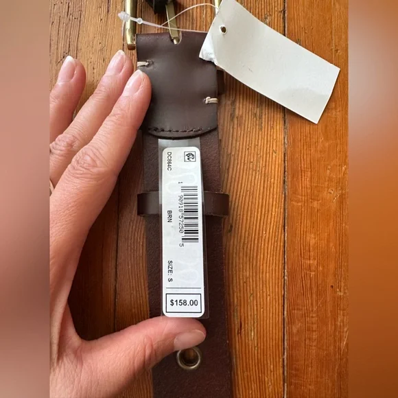 NWT FRYE Grommet Brown Leather Belt 
(Brown Leather and Metal) - Picture 13 of 15